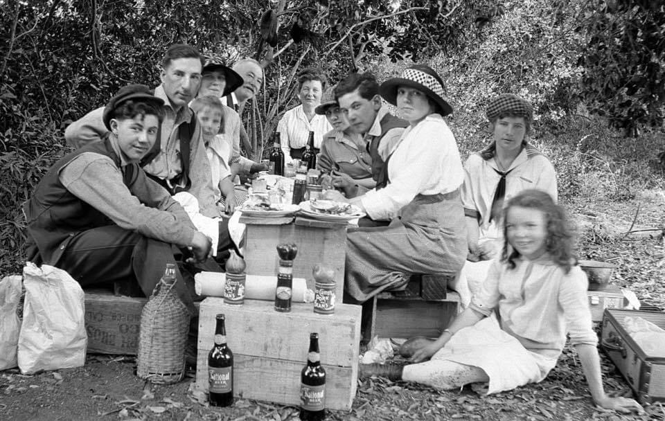 Gracia family picnic in the Cupertino Foothills